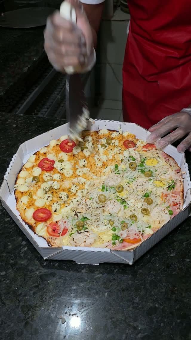 Pizza família com até 3 sabores De terça a quinta: a partir de R$ 48,90 sem borda a partir de R$ 53,90 com borda recheada (preços na…